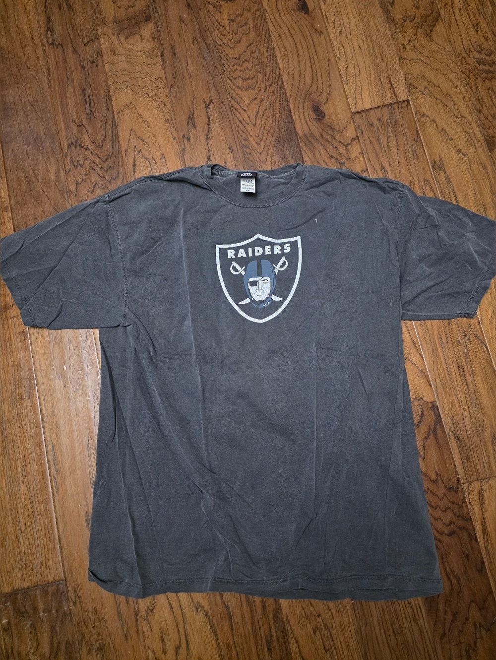 Riders by Lee Black/Gray Raiders Shield Graphic Tee - Men's sz 2XL